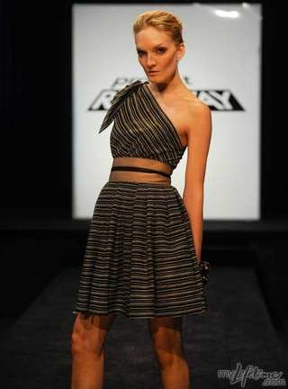 Illustration for article titled Project Runway: Being Thrown Under The Bus Is The New Black
